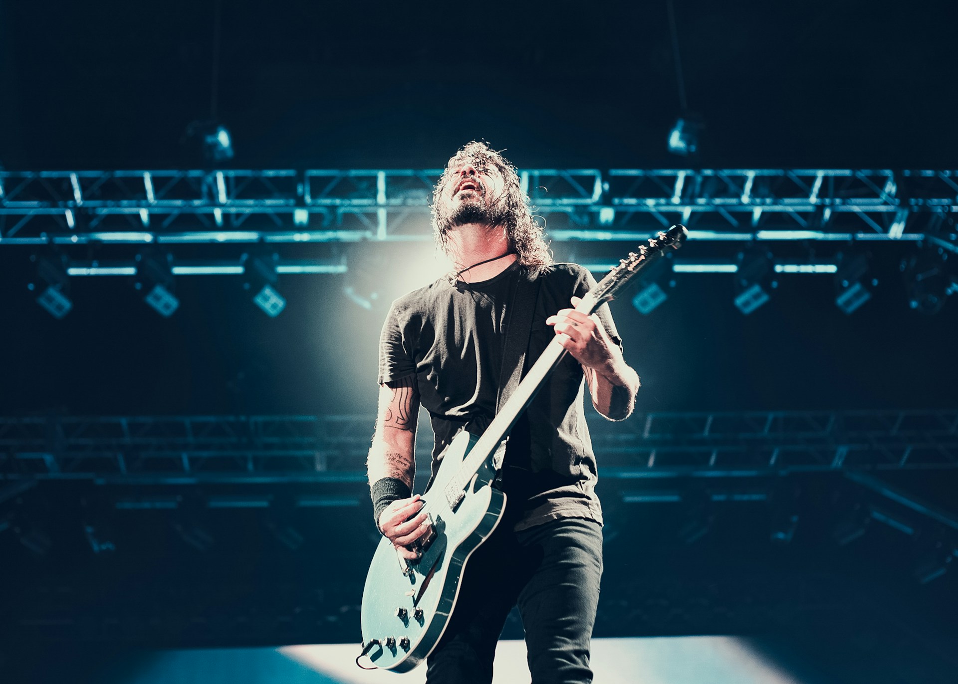 Dave Grohl performing live