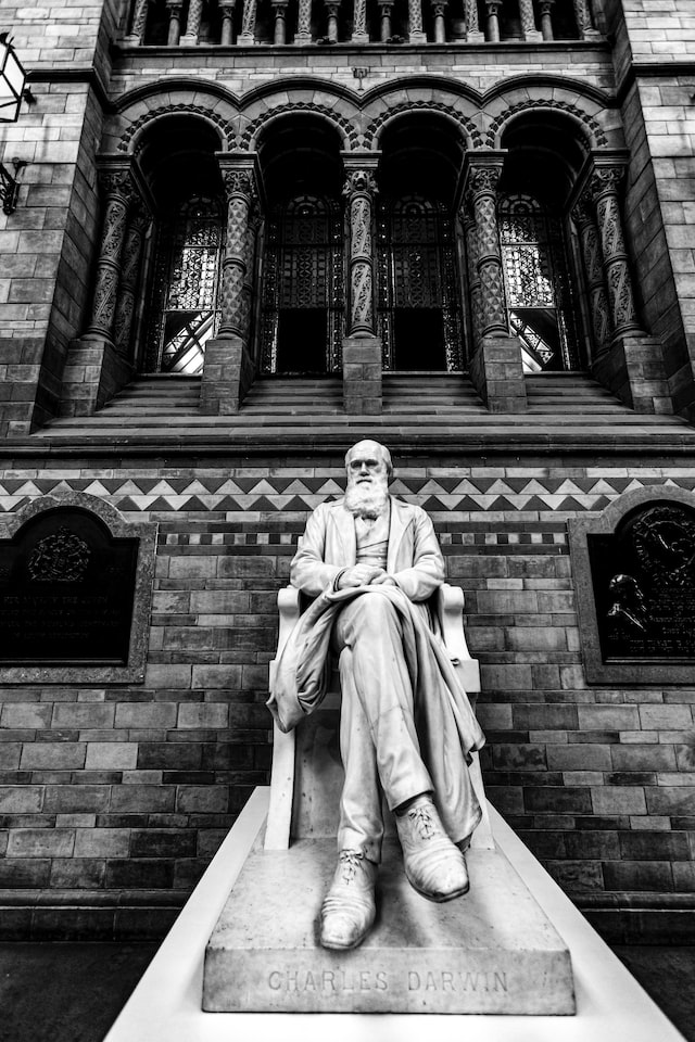 Statue of Charles Darwin.