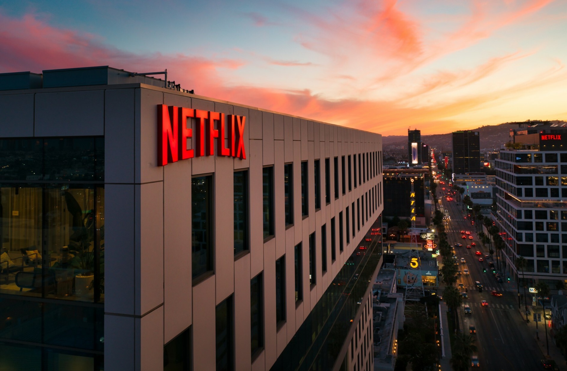 View of the Netflix HQ logo