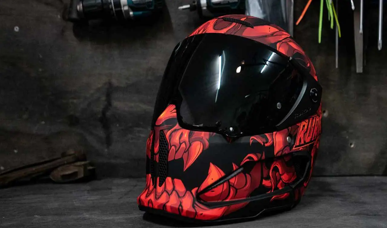 Ruroc's Carbon Fiber Motorcycle Helmet Gets an Upgrade - Modded