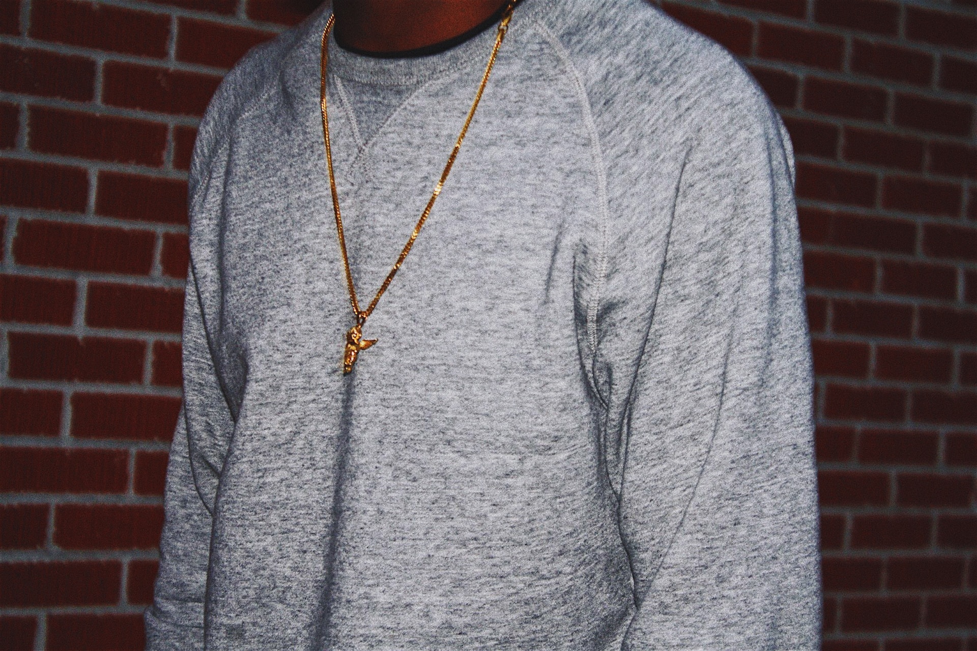 Regardless of its style, a gold necklace for men is an excellent addition to any outfit.