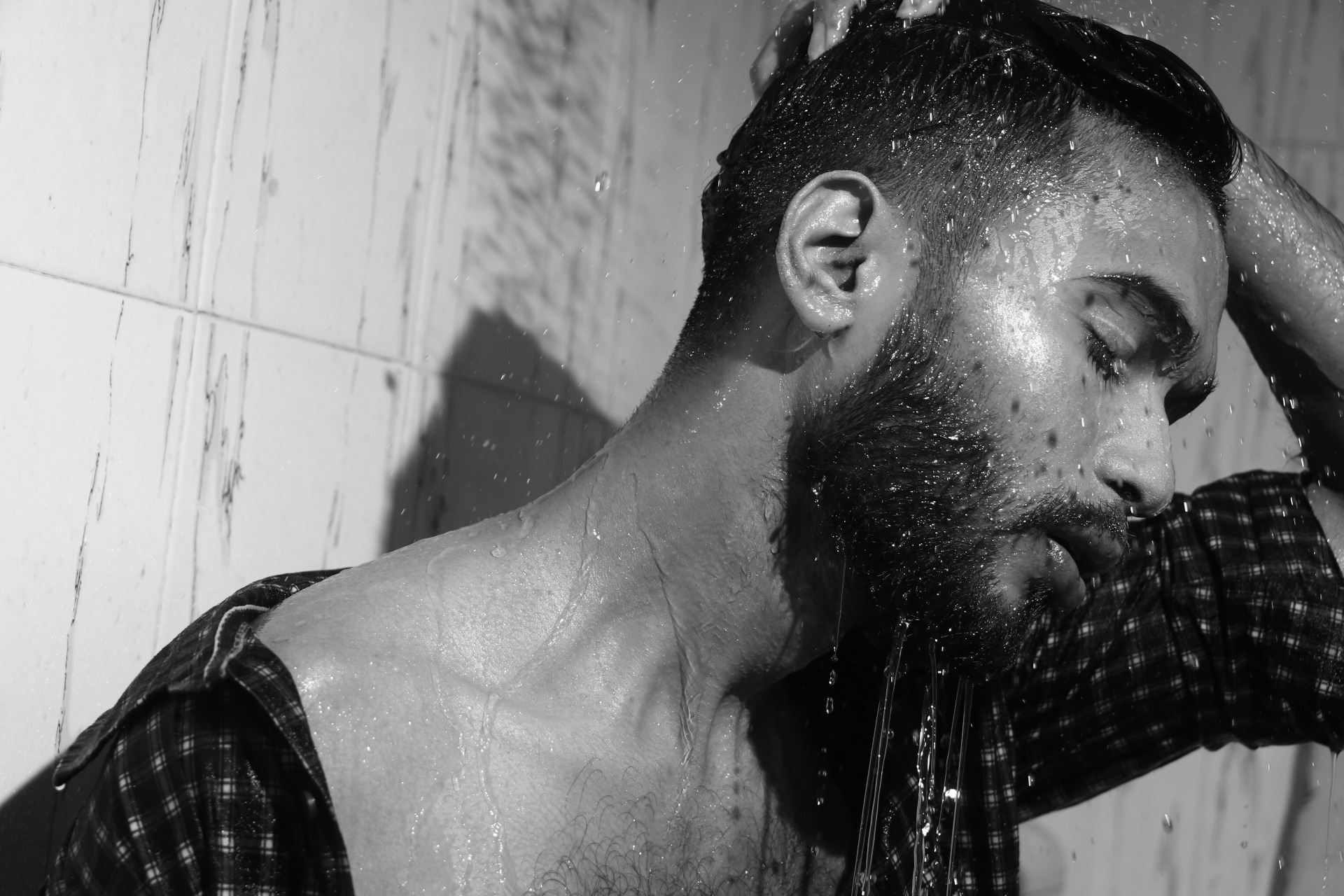 Cold water showers for men can improve muscle recovery time after exercise.