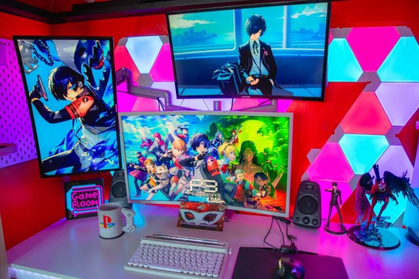 various screens showing Persona 3