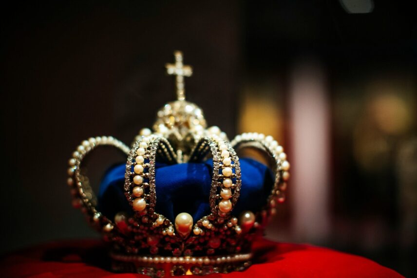 Queen crown