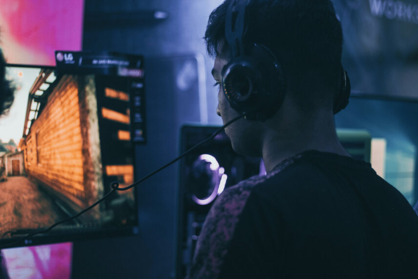 Why are mainstream developers slow to introduce AI-powered nonplayable characters?