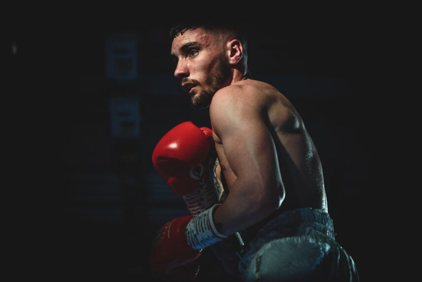 boxer with beard and red gloves