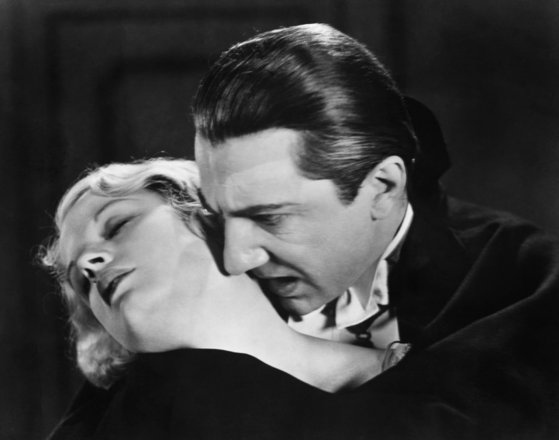 A shot of Bela Lugosi as Dracula and Frances Dade as Lucy Westenra in Dracula
