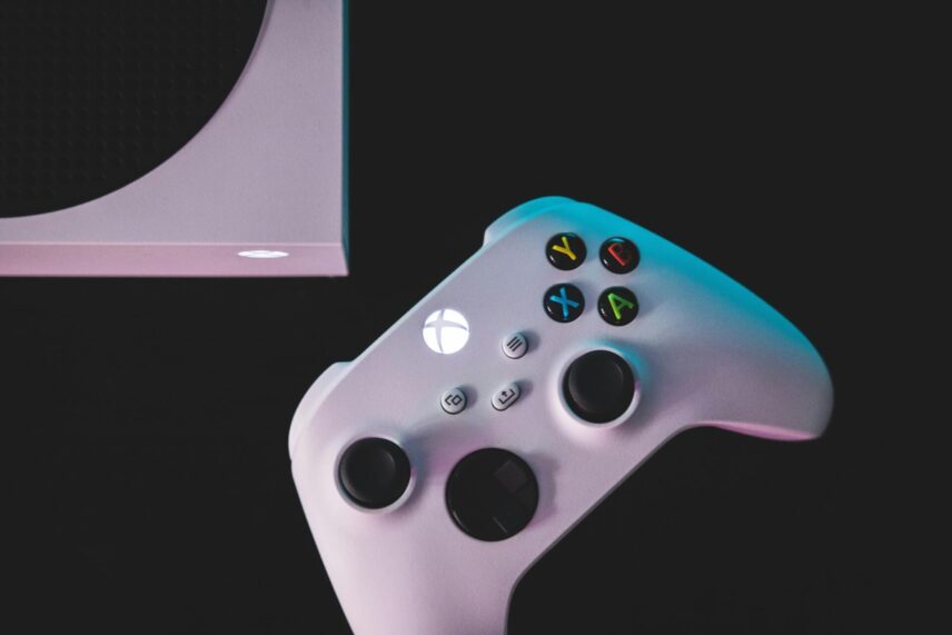 White xbox controller