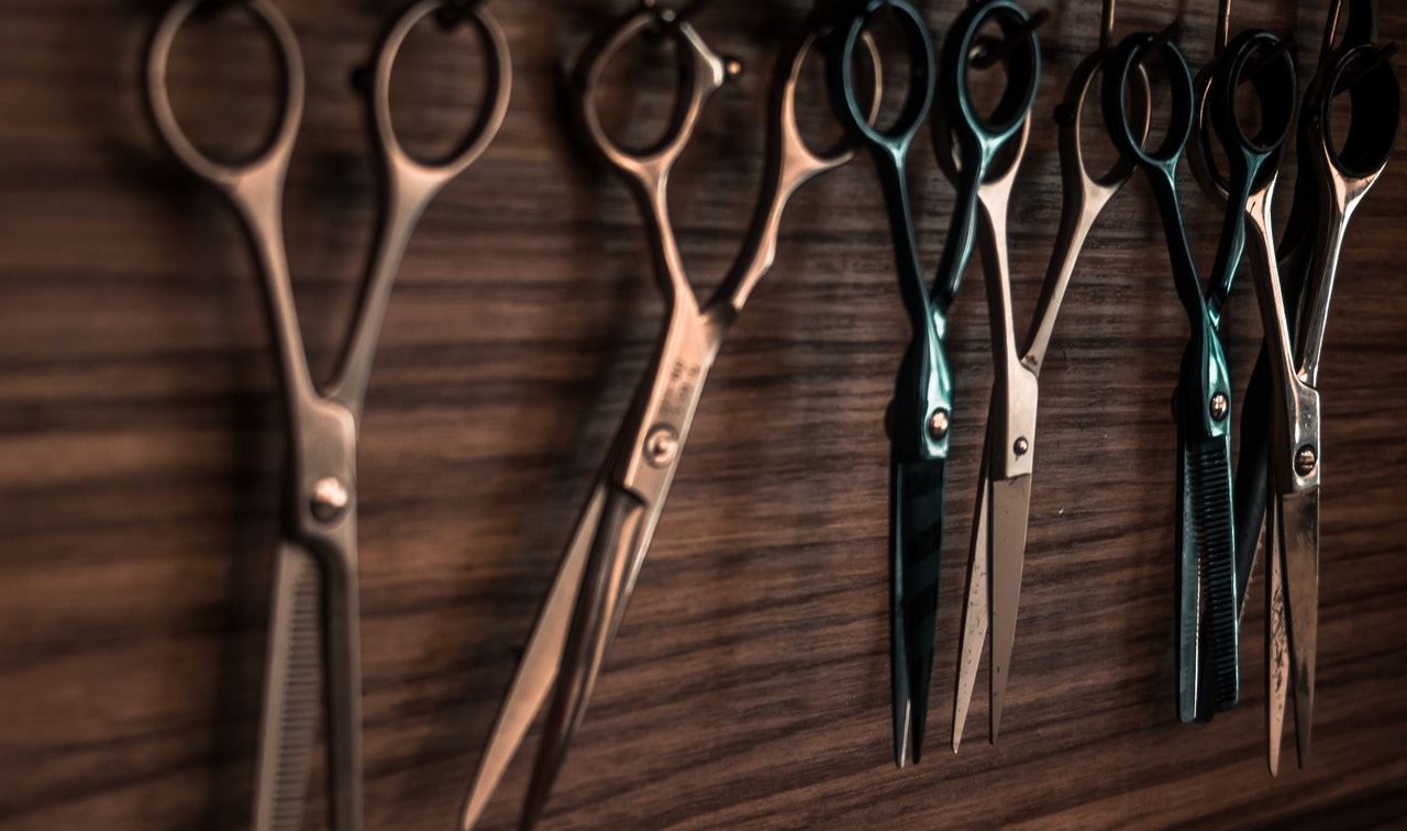 Shears for cutting men's hair at home.