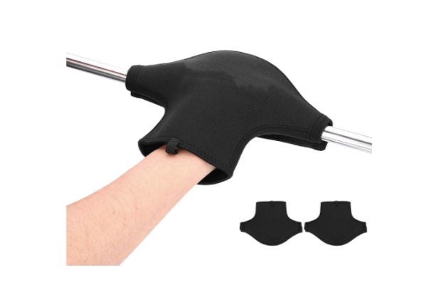 Waterproof black gloves for paddling