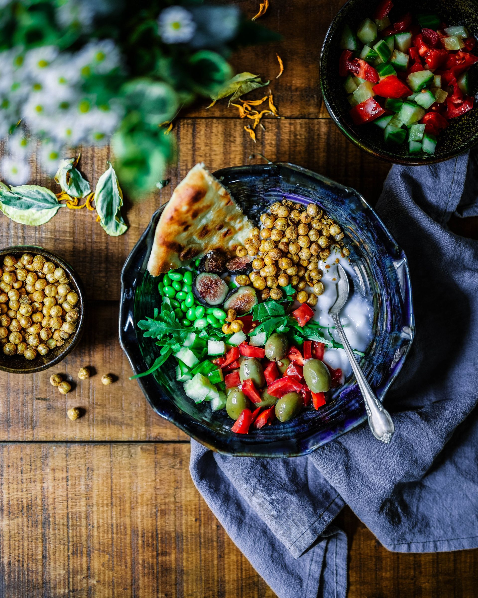 edgar-castrejon-1SPu0KT-Ejg-unsplash Food on table.