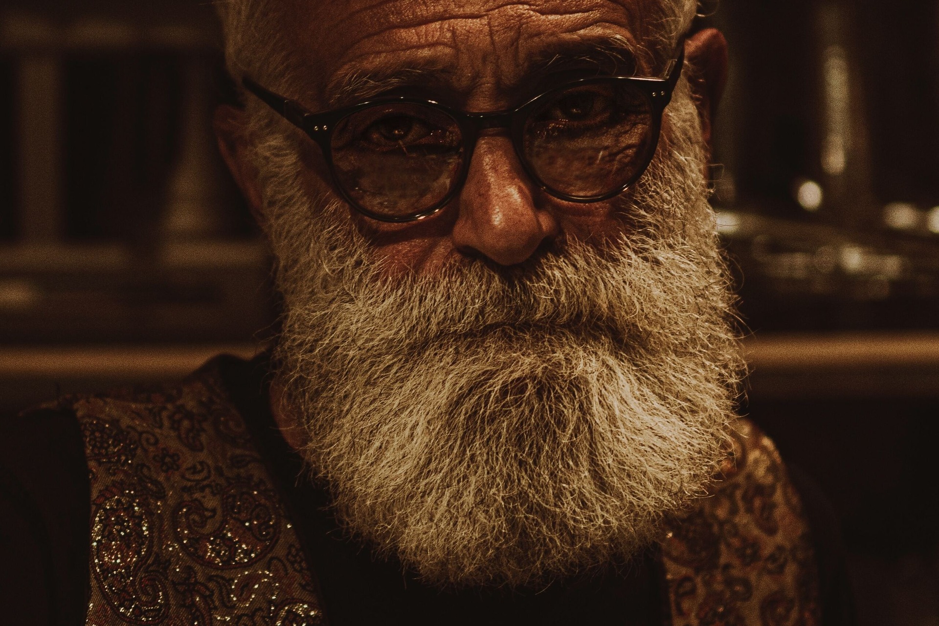 Thick grey beard on an older man