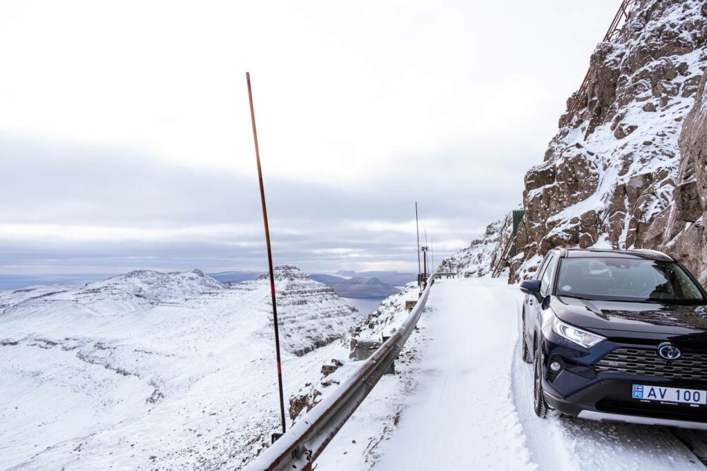 Toyota Rav4 hybrid on a snowy road