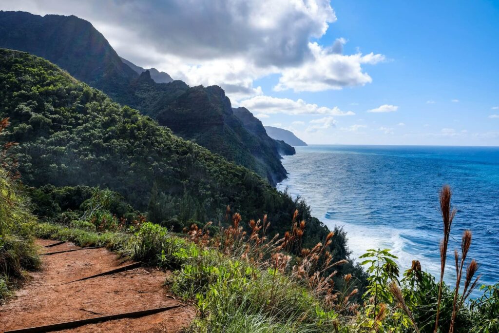A section of the Kalalau Trail overlooking the Pacific Ocean