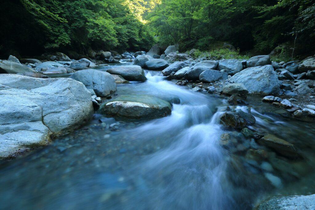 thin stream of running water