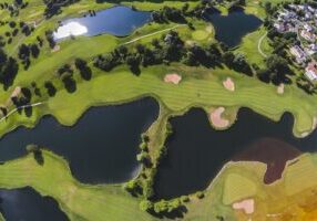Bird's eye view of a golf course